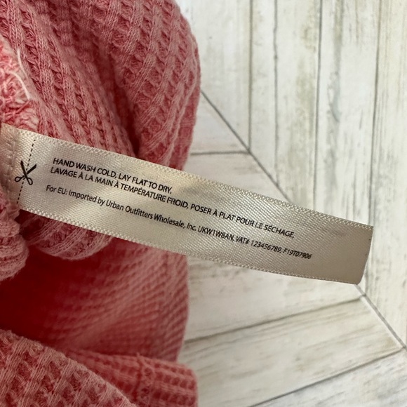 Free People One Hayden Thermal Short Sleeve Lace-up Top in Pink size large - Picture 5 of 7